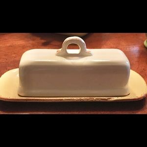 Vietri Cucina Fresca Cream/Saffron Butter Dish.